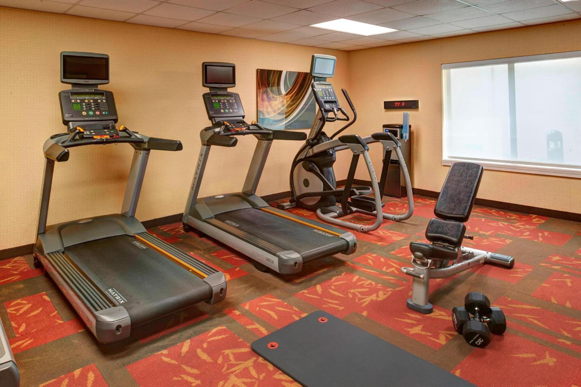 Courtyard By Marriott Lexington North Hotel Buitenkant foto
