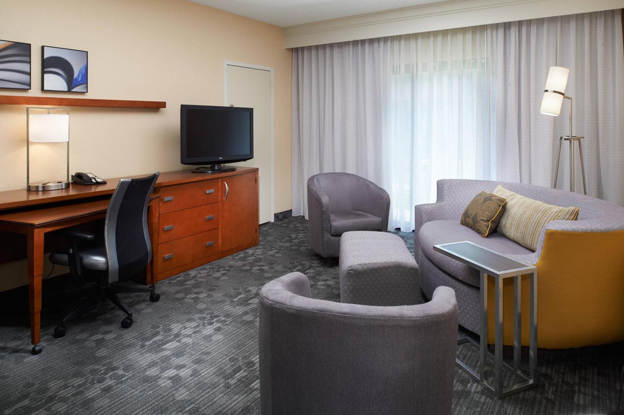Courtyard By Marriott Lexington North Hotel Buitenkant foto