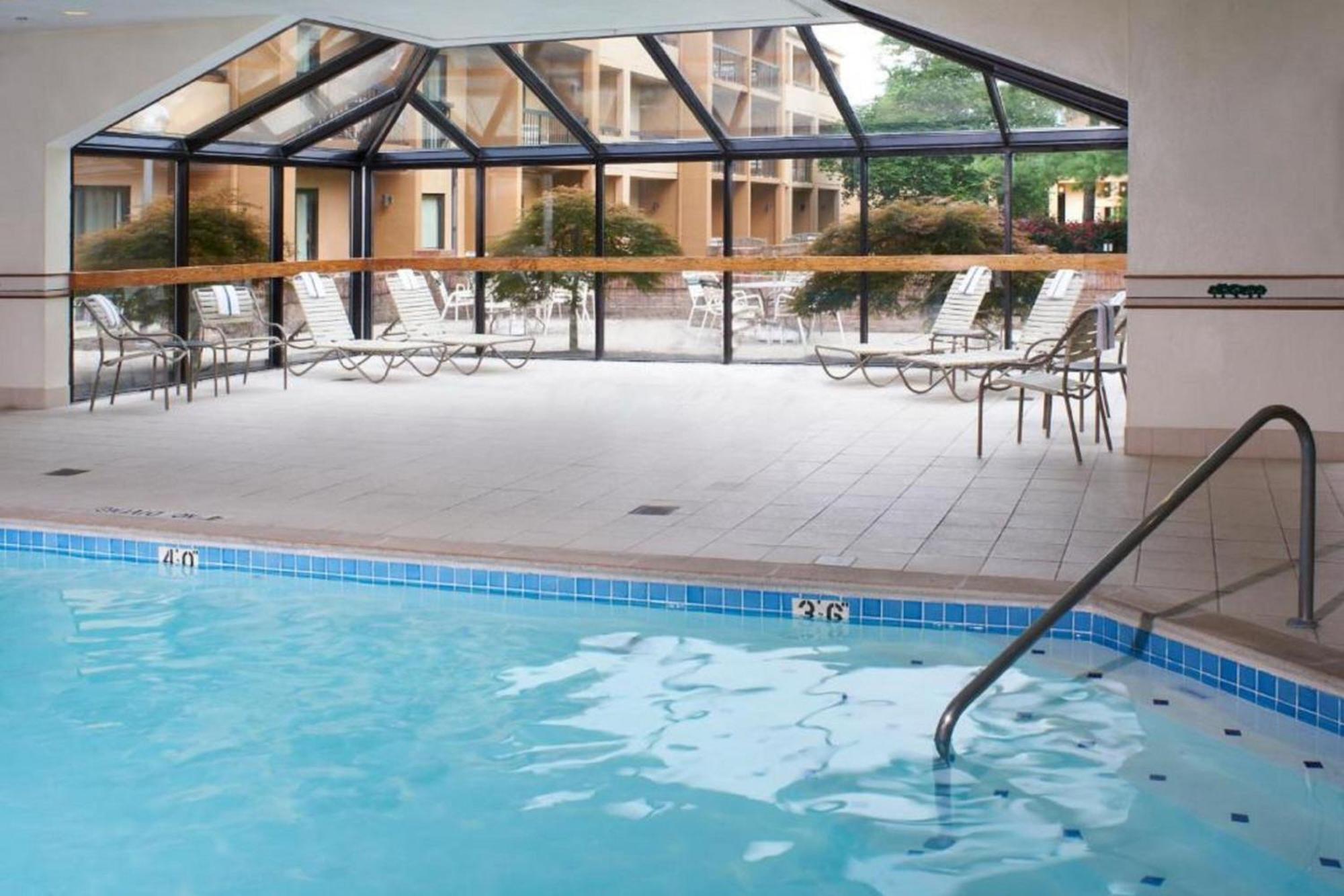 Courtyard By Marriott Lexington North Hotel Buitenkant foto