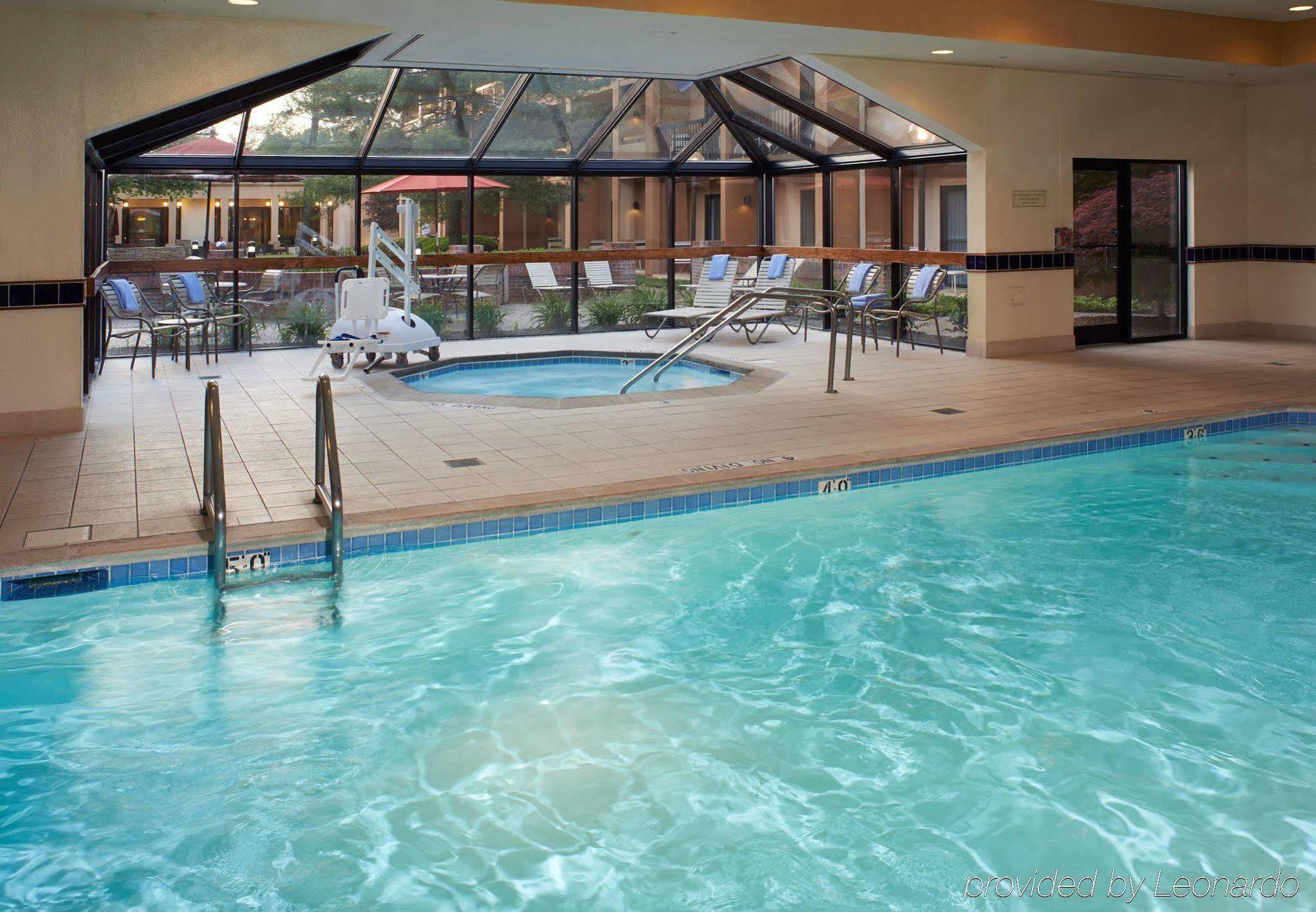 Courtyard By Marriott Lexington North Hotel Buitenkant foto