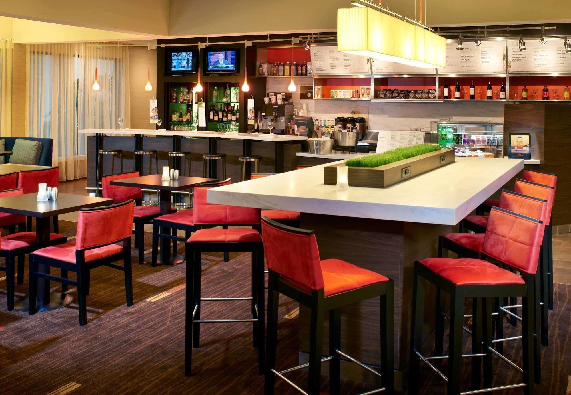 Courtyard By Marriott Lexington North Hotel Buitenkant foto